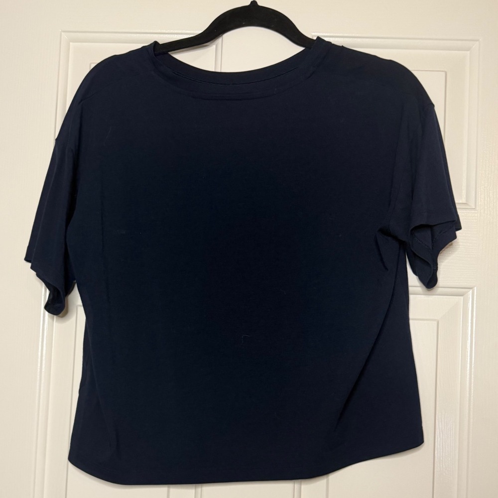 Uniqlo AIRism Navy Blue Short Sleeve Boxy Crop T-Shirt Womens Medium 422940